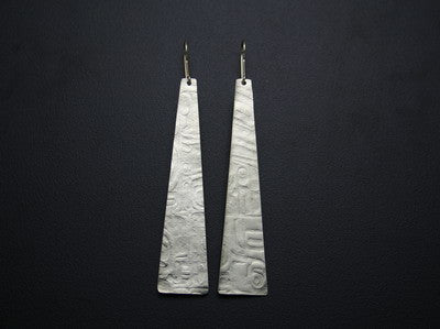 28. INITIATION SERIES LURE SHAPED EARRINGS